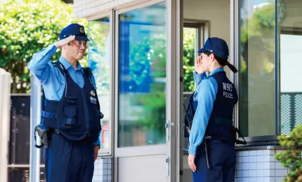 地域警察官の一日 交番勤務終了（第一当番勤務員と交替） 画像